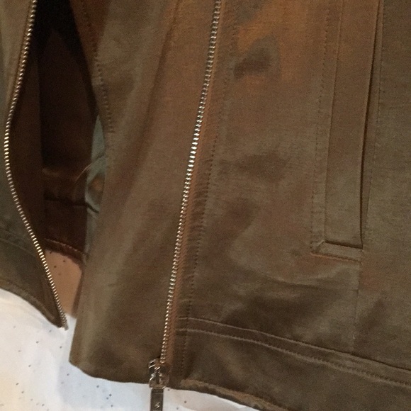 MASSIMO DUTTI WELL TAILORED SATIN MOTO VEST - Picture 7 of 8